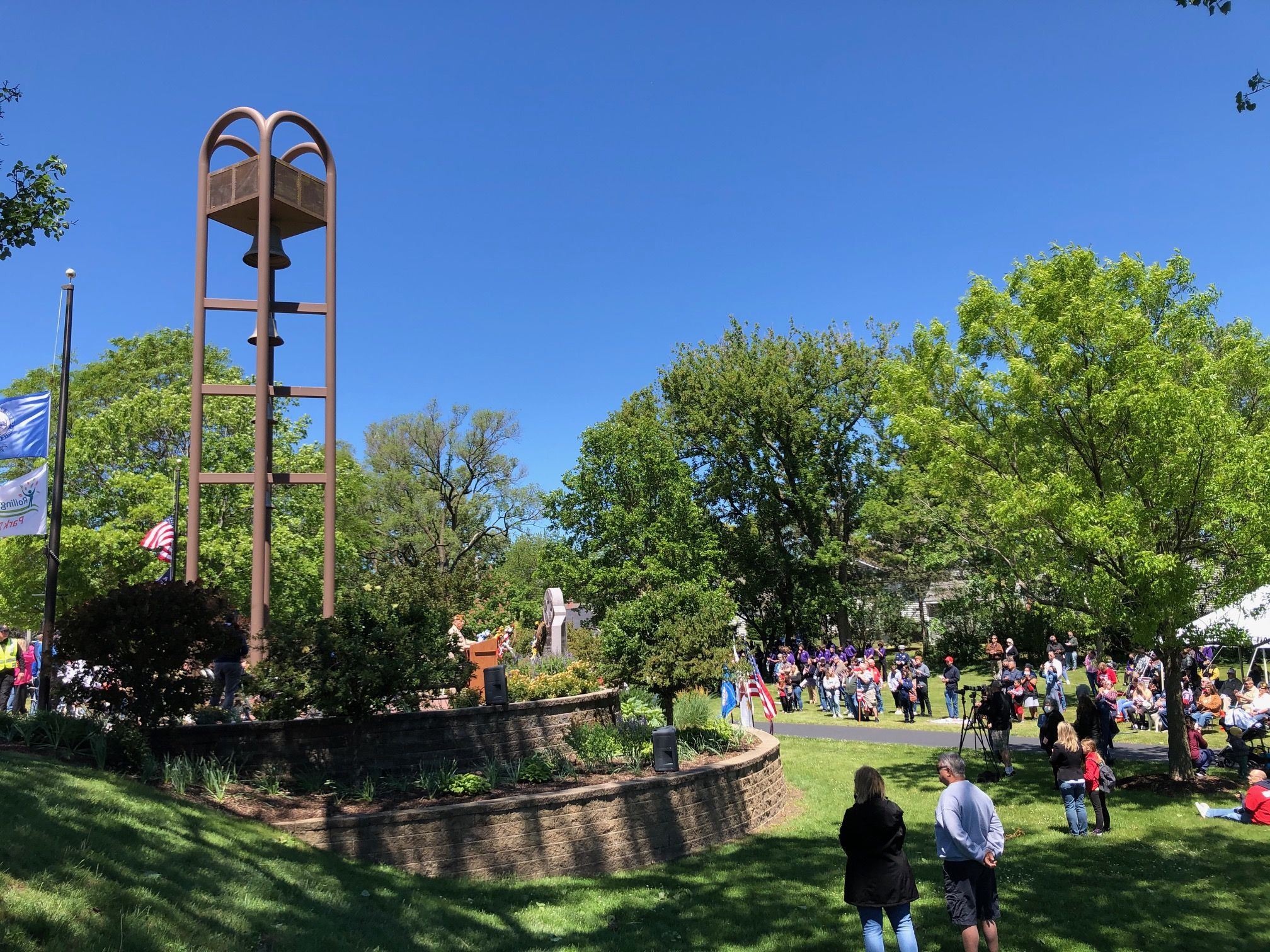 2021 MEM CEREMONY - Ceremony right view w crowd2